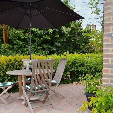 Petit Knowle Villa Cuckfield Bagian luar foto